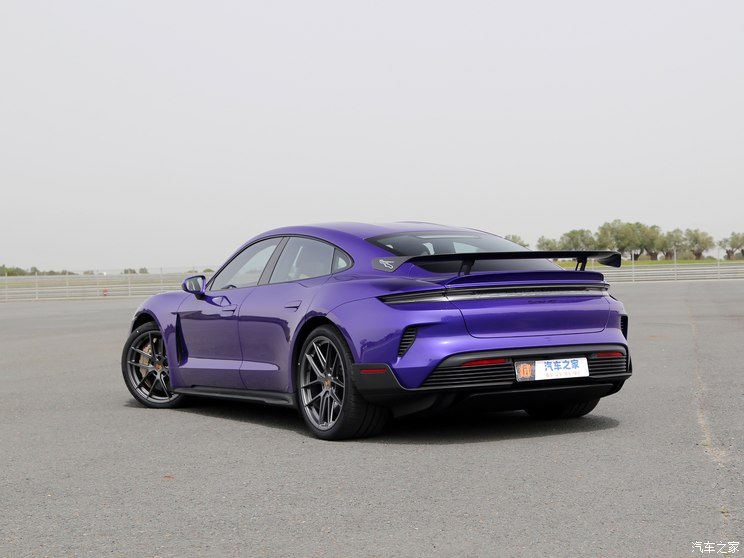 保時(shí)捷 Taycan 2024款 Taycan Turbo GT with Weissach Package