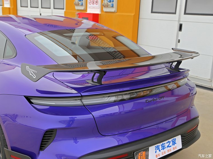 保時(shí)捷 Taycan 2024款 Taycan Turbo GT with Weissach Package