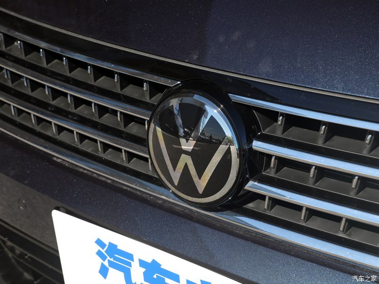 一汽-大眾 邁騰 2023款 200萬輛紀(jì)念版 330TSI DSG豪華型