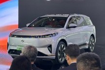 2024北京车展:东风奕派eπ008预售20万元起