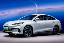 2024北京车展：比亚迪海豹06 DM-i正式亮相