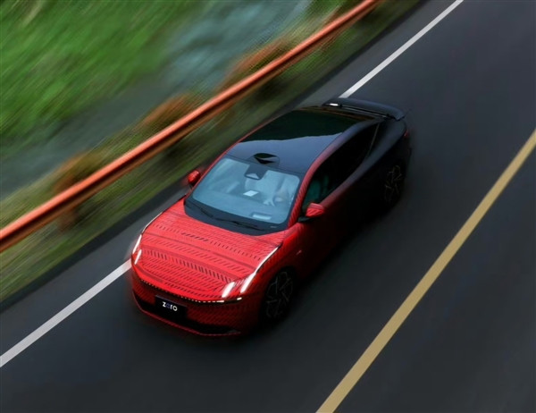 小米SU7又迎強敵 領(lǐng)克純電轎車ZERO官方諜照公布：速度感超強