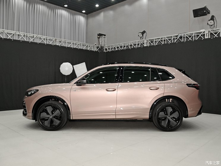 上汽大眾 途觀L 2024款 PRO 380TSI 四驅(qū)R-Line破境版