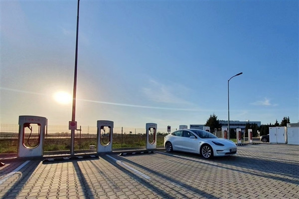 充電比加油方便！深圳汽車充電站數量已超加油站