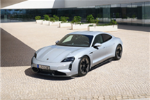 女子花百万买保时捷Taycan电动车：冬天只能开200多公里