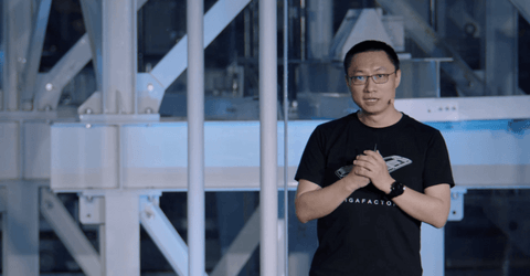 马斯克认错,“退回”朱晓彤