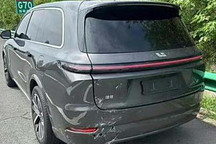 误把广告牌当真车 理想L9高速急刹追尾