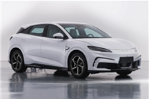 比亚迪纯电小钢炮！海豹X实车亮相：最大马力421匹