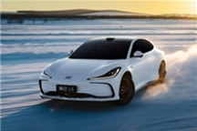 网友吐槽智己L6不是19.99万起 下订必须要选3999元的豪华包