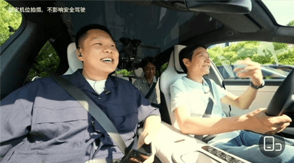雷軍：小米車模原本定價(jià)999元 他連夜說服高管定價(jià)499元