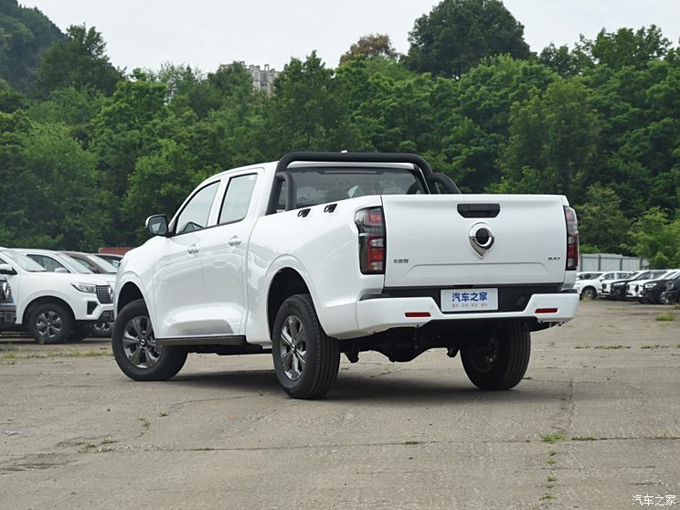長(zhǎng)城汽車(chē) 炮 2024款 2.4T商用版手動(dòng)柴油四驅(qū)精英型