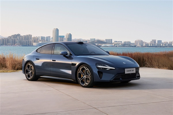 特斯拉Model 3獨大時代結(jié)束 雷軍：今年沖擊交付12萬輛SU7