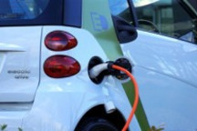 5月新能源汽车零售预计达77万辆 渗透率46.7%再创新高