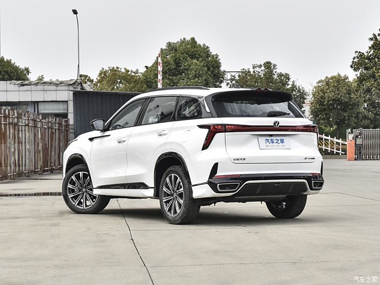 長(zhǎng)安汽車(chē) 長(zhǎng)安CS75 PLUS 2024款 第三代 冠軍版 2.0T 智駕勁擎型