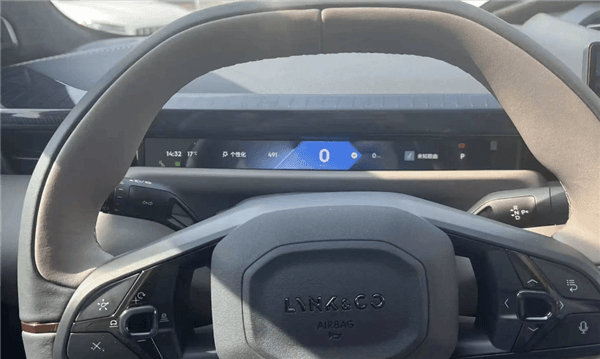 懷擋+極簡風設計！領克ZERO內(nèi)飾曝光：定位中大型純電轎車