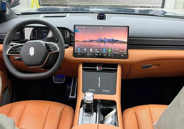 余承東：問界新M7 Max煥新版的移動音樂廳 百萬豪車都不具備