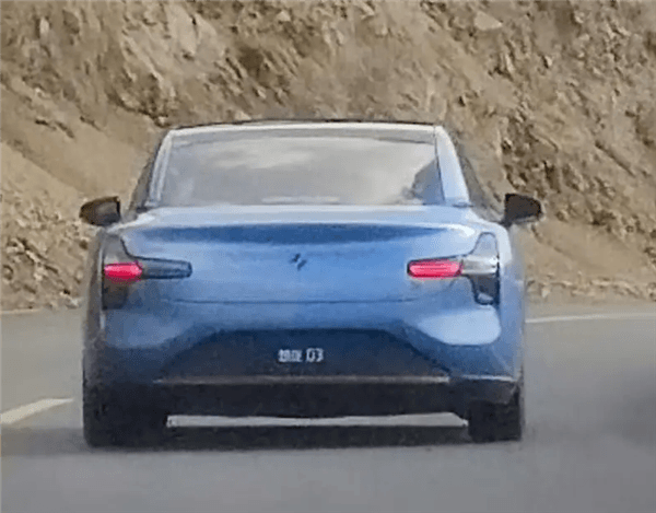 車頭車尾傻傻分不清 疑小鵬子品牌MONA首車曝光：有望定名“想往03”