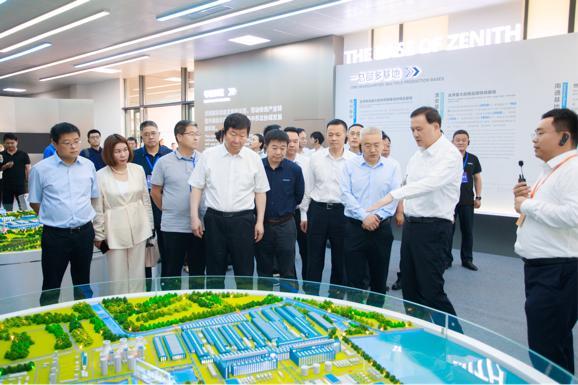 2024年全國(guó)輪胎行業(yè)會(huì)員大會(huì)暨中天鋼鐵新質(zhì)生產(chǎn)力發(fā)展論壇在淮安舉行