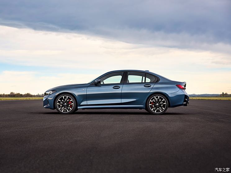 () 3ϵ() 2024 330i M Sport