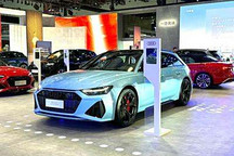 2024粤港澳车展:奥迪RS 6新配色亮相