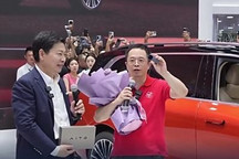 周鸿�t：现在不光卷产品，最卷的是老板