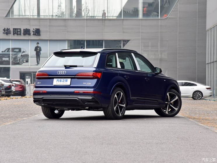 奧迪(進(jìn)口) 奧迪Q7 2023款 55 TFSI quattro S line運(yùn)動(dòng)型