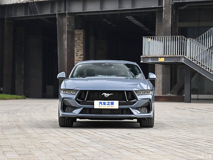 福特(进口) Mustang 2024款 2.3L EcoBoost 硬顶性能版 