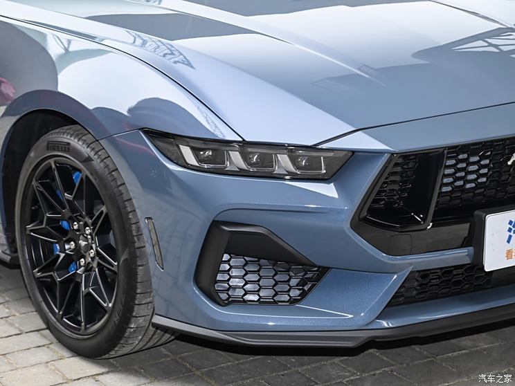 福特(进口) Mustang 2024款 2.3L EcoBoost 硬顶性能版 福特(进口) Mustang 2024款 2.3L EcoBoost 硬顶性能版