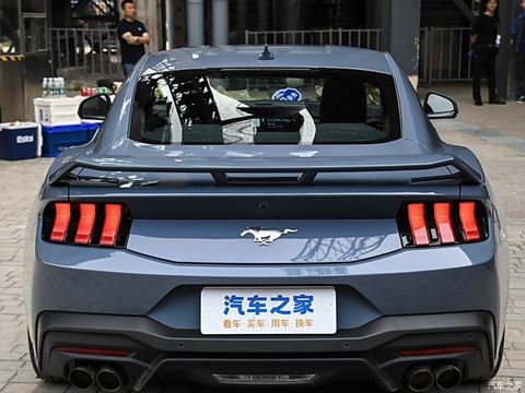 福特(进口) Mustang 2024款 2.3L EcoBoost 硬顶性能版 