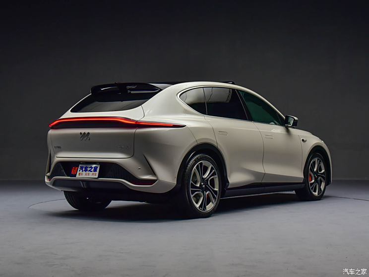 智己汽车 智己LS7 2023款 100kWh Pro四驱版 智己汽车 智己LS7 2023款 100kWh Pro四驱版