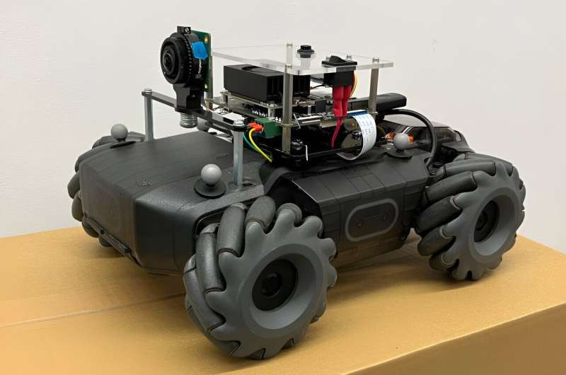 剑桥大学研究团队推出敏捷多机器人研究平台
