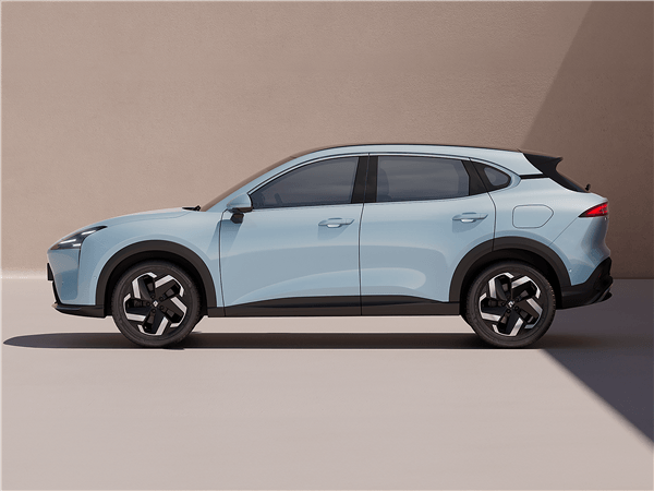 小米SU7旁邊驚現偽裝SUV：兩車大燈神似、真身曝光！