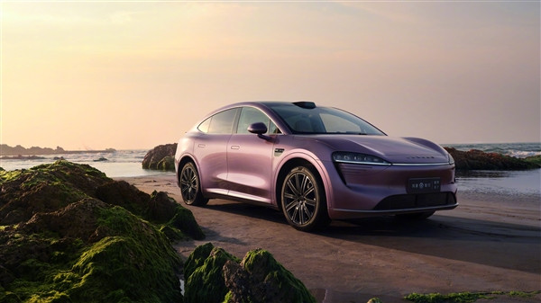 向特斯拉Model Y發(fā)起挑戰(zhàn) 余承東官宣：智界全新SUV車型命名R7