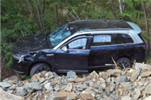 问界M9翻滚下山崖：手机无信号 车机SOS电话和售后救命