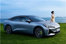 全球量产风阻低过小米SU7 极狐阿尔法S5上市：17.68万起