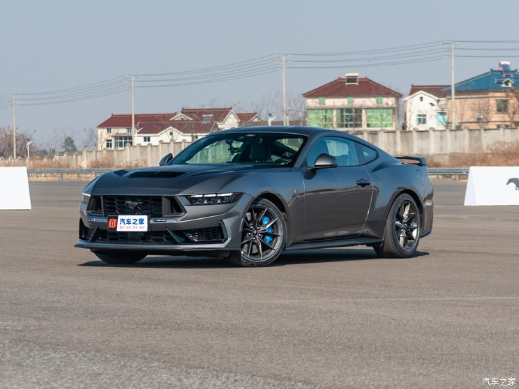 () Mustang 2024 5.0L V8 Dark Horse