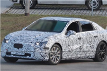 V8换电机!纯电版AMG C级谍照曝光 性能超越小米SU7