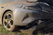 博主开小米SU7刷圈失控上墙 智己总监：不能按燃油车节奏跑