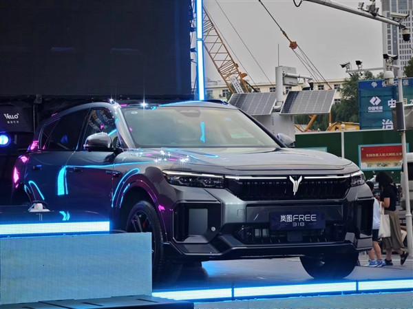 純電續(xù)航最長(zhǎng)的混動(dòng)SUV！嵐圖FREE 318河南地區(qū)上市：21.99萬起