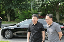 微博CEO被余承东邀请试乘享界S9:比BBA好多了 上市订一辆