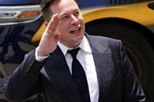 马斯克：天价薪酬已到账，全球裁撤去两万人