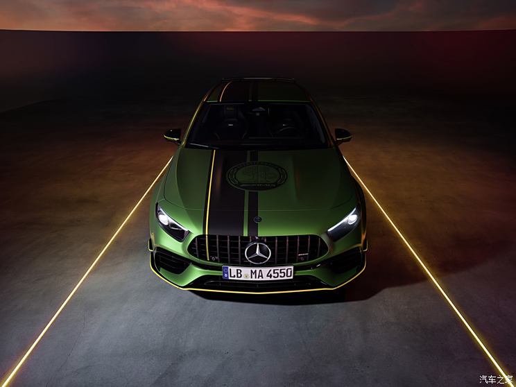 梅賽德斯-AMG 奔馳A級AMG(進(jìn)口) 2024款 AMG A 45 S 4MATIC+ 魔焰綠特別版
