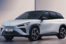 全系标配宁德时代长寿命电池 哪吒L纯电版上市：13.99万元起