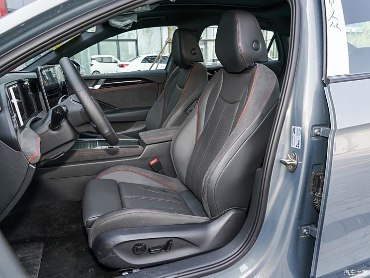 一汽-大眾 邁騰 2024款 380TSI DSG尊貴版
