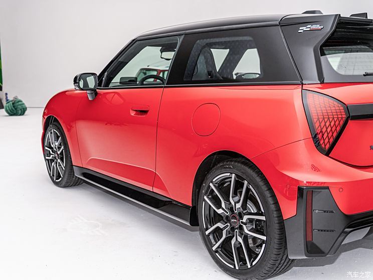 光束汽车 电动MINI COOPER 2024款 452km COOPER SE 赛车手