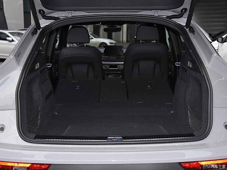 一汽奧迪 奧迪Q5L Sportback 2024款 45 TFSI 豪華型