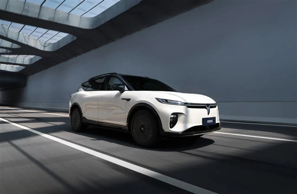 又一造車新勢(shì)力擁抱華為 嵐圖知音官圖發(fā)布：800V純電SUV