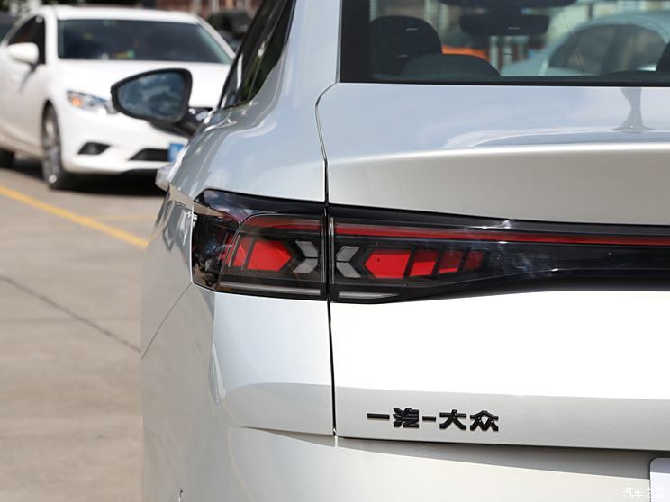 һ-  2024 380TSI DSG
