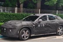 消息称小米将发布SUV车型SU8?王化辟谣:没有SU8,假的!