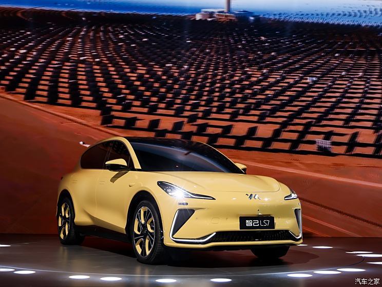 智己汽車 智己LS7 2023款 100kWh Pro四驅(qū)版